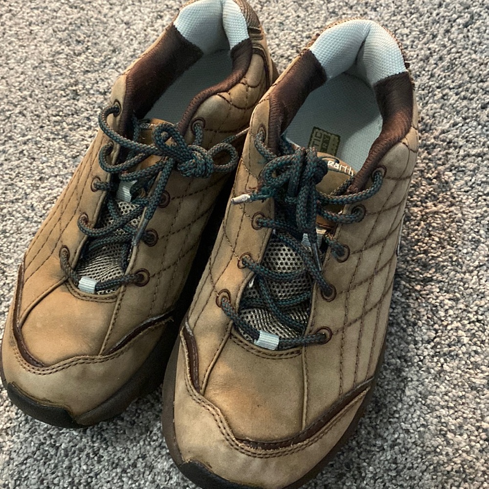 Earth Women’s Trail Shoe Size 9 Wide For Plantar Fasciitis, Heel Pain